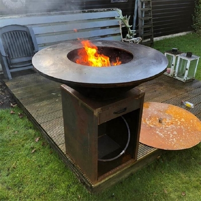 Het Staalbrand Pit Grill With Ash Tray van houtskoolhout In brand gestoken Corten